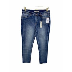 SL8 Medium Wash Skinny Jeans